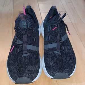 women’s new balance athletic shoes size 8.5